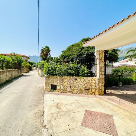 Villa Genova Каріні Екстер'єр фото