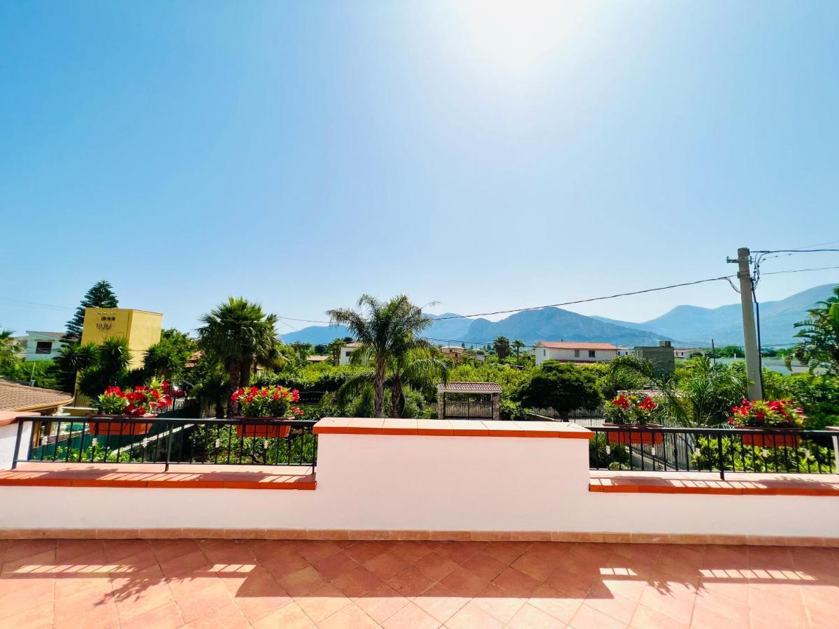 Villa Genova Каріні Екстер'єр фото